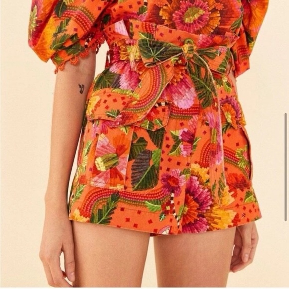 Farm Rio Women's High Rise Paperbag Shorts in Orange Blooming Garden Size: XS - Picture 1 of 13
